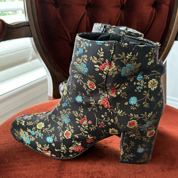 Flower boot heels - Picture 3 of 3